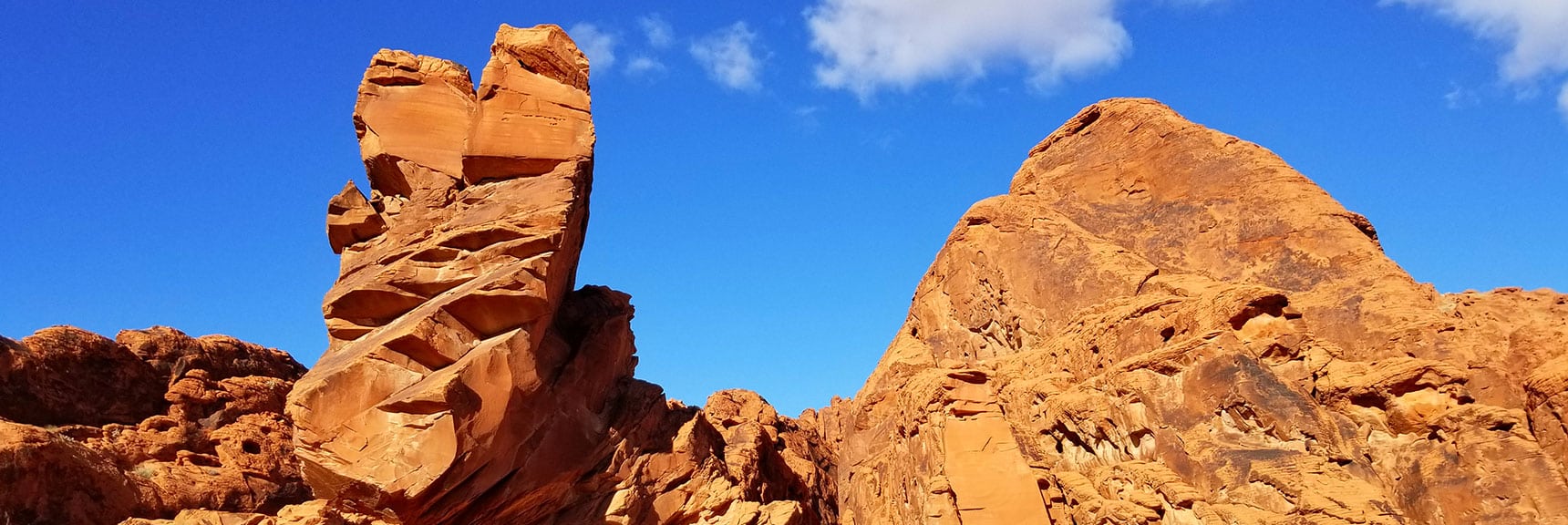 Balancing Rock Beyond Mouse's Tank Trail in Valley of Fire State Park, Nevada
