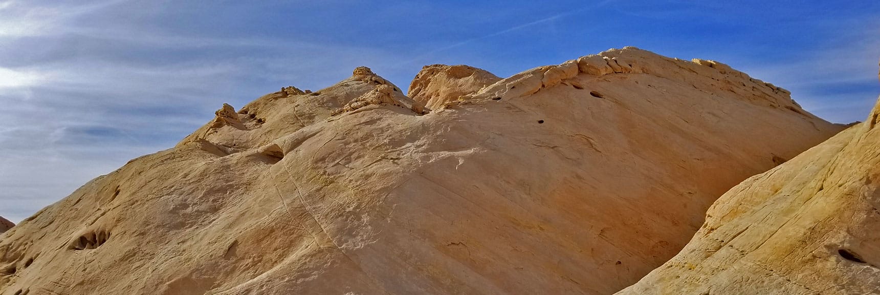 Rounding and Exploring Silica Dome in Valley of Fire State Park, Nevada