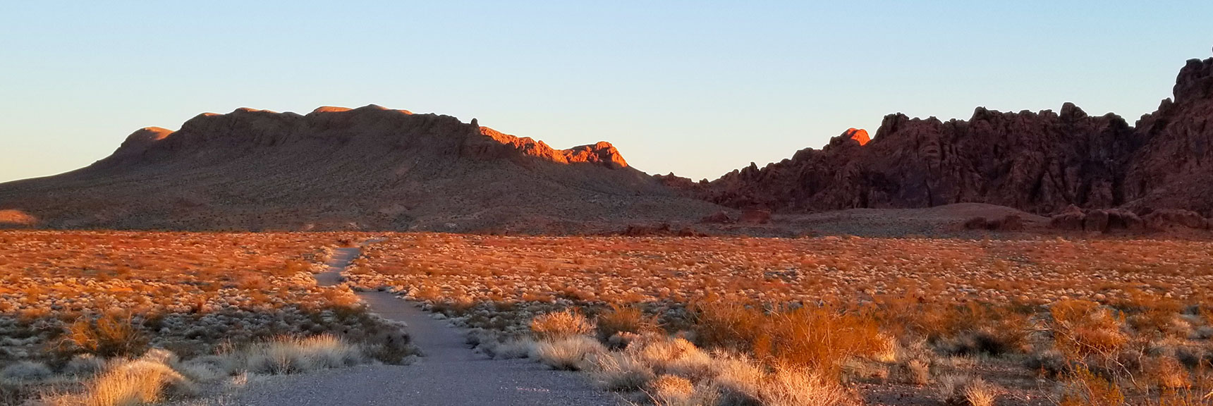 End of the Graded Road for Prospect Trail in Valley of Fire State Park, Nevada
