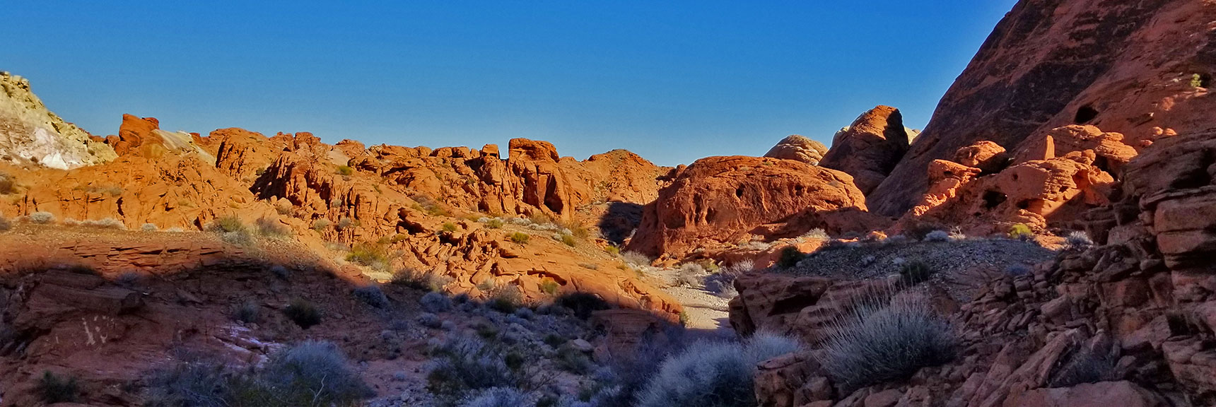 Descending the Northern Canyon Wash Toward White Domes Loop on Prospect Trail in Valley of Fire State Park, Nevada