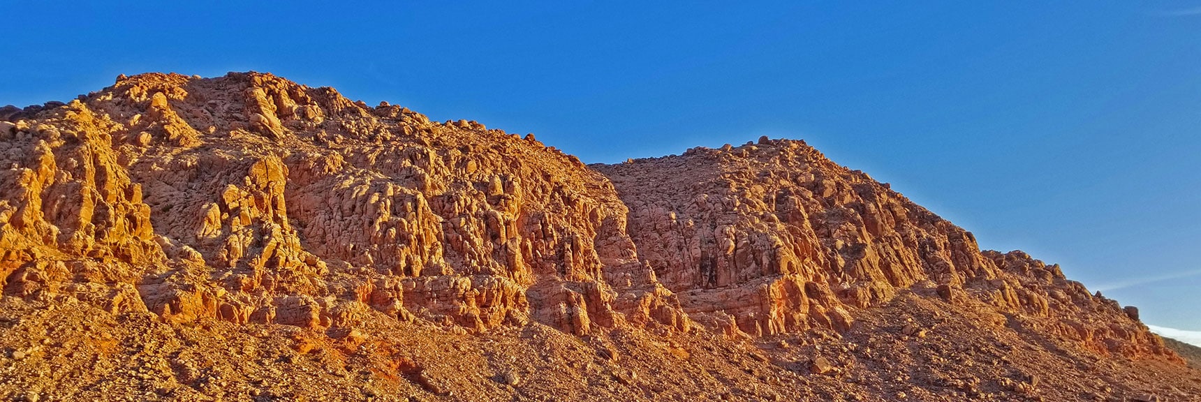 Kraft Mountain Starting Point in the Morning Sunlight | Kraft Mountain, Gateway Canyon Loop, Calico Basin, Nevada