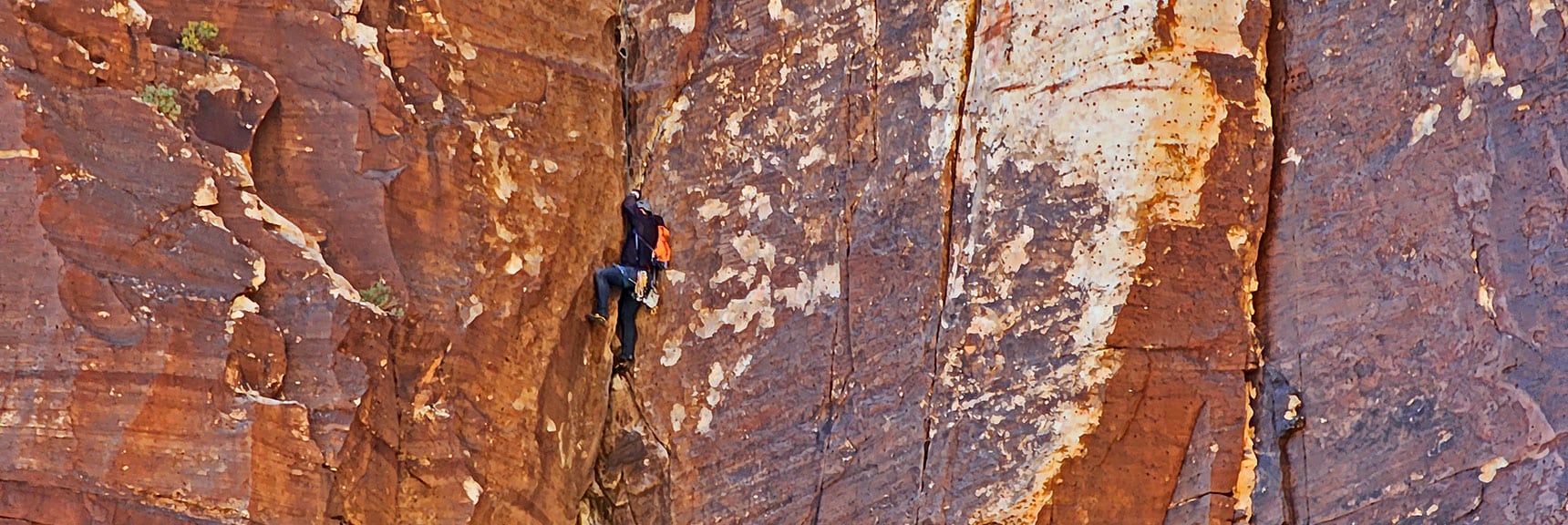 Free-Climbing an Impossibly High Vertical Crack. Every Move Carefully Executed. | Rock Climber Observations | Pine Creek Canyon | Rainbow Mountain Wilderness, Nevada