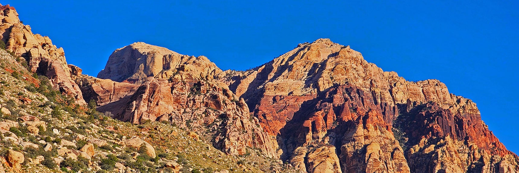 Approaching Juniper Peak and Bridge Mountain | Knoll Trail | Red Rock Canyon National Conservation Area, Nevada | David Smith | LasVegasAreaTrails.com