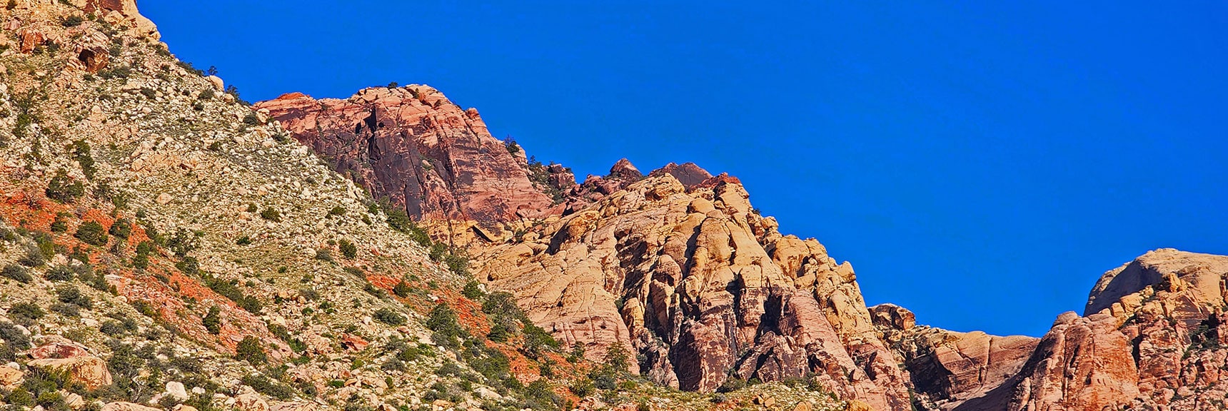 Southern Perspective of Juniper Peak Summit Area | Knoll Trail | Red Rock Canyon National Conservation Area, Nevada | David Smith | LasVegasAreaTrails.com