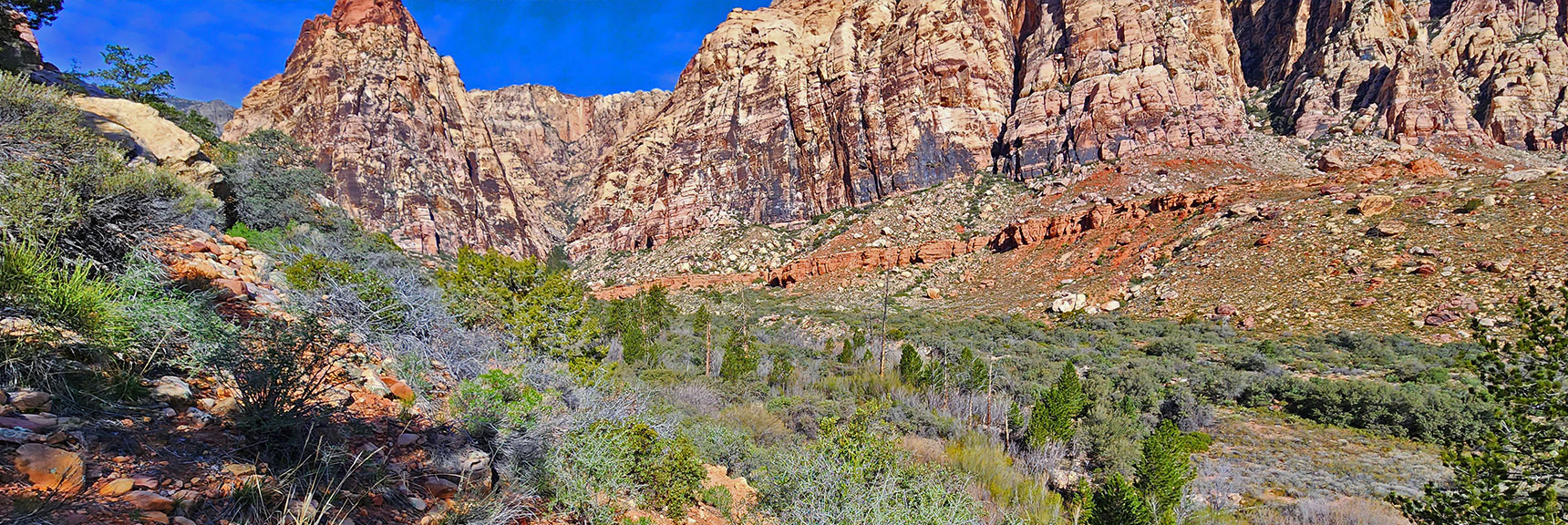Band of Red Rock at Bridge Mt. Base is Premier Bouldering Destination | Knoll Trail | Red Rock Canyon National Conservation Area, Nevada | David Smith | LasVegasAreaTrails.com
